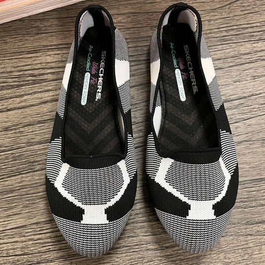 Sketchers Black and White Flats Size &