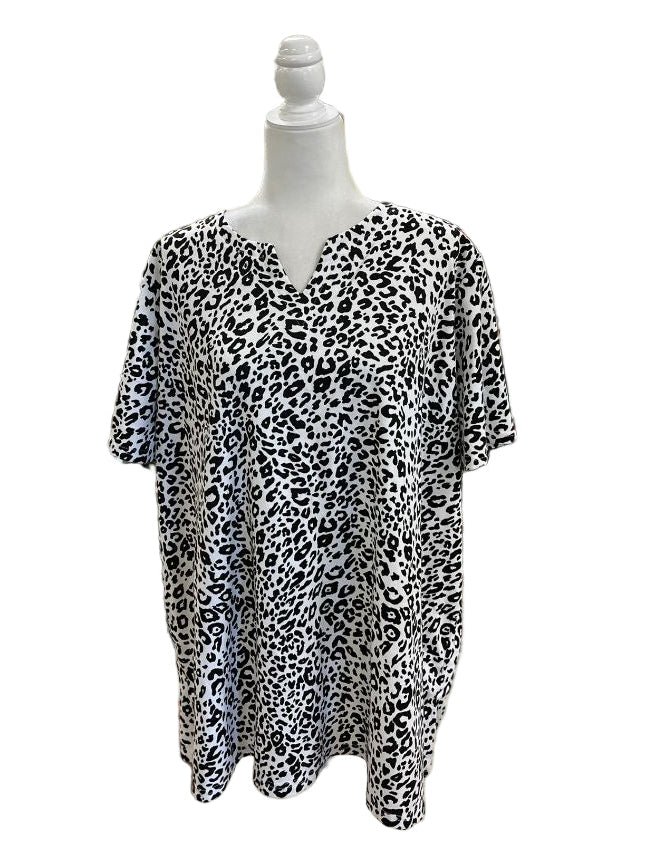 Roaman's Black and White Animal Print V Neck Top Size 2X