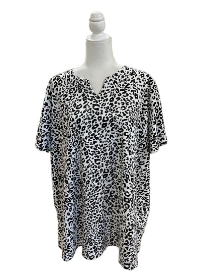 Roaman's Black and White Animal Print V Neck Top Size 2X