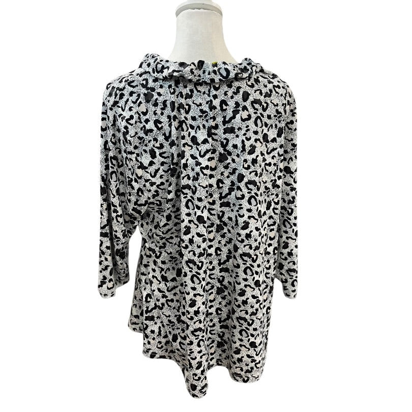 Anthony's Black, White & Gray Animal Print Top with 3/4 Sleeves and Ruffled Collar Size 1x