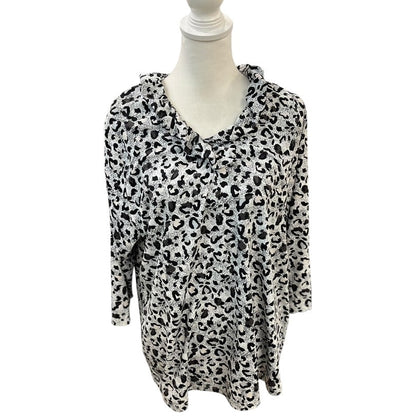 Anthony's Black, White & Gray Animal Print Top with 3/4 Sleeves and Ruffled Collar Size 1x