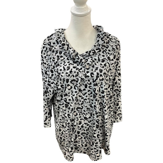 Anthony's Black, White & Gray Animal Print Top with 3/4 Sleeves and Ruffled Collar Size 1x