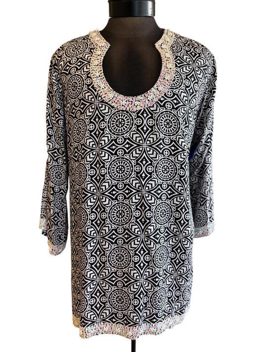 Black & White Tunic Top by Escapada