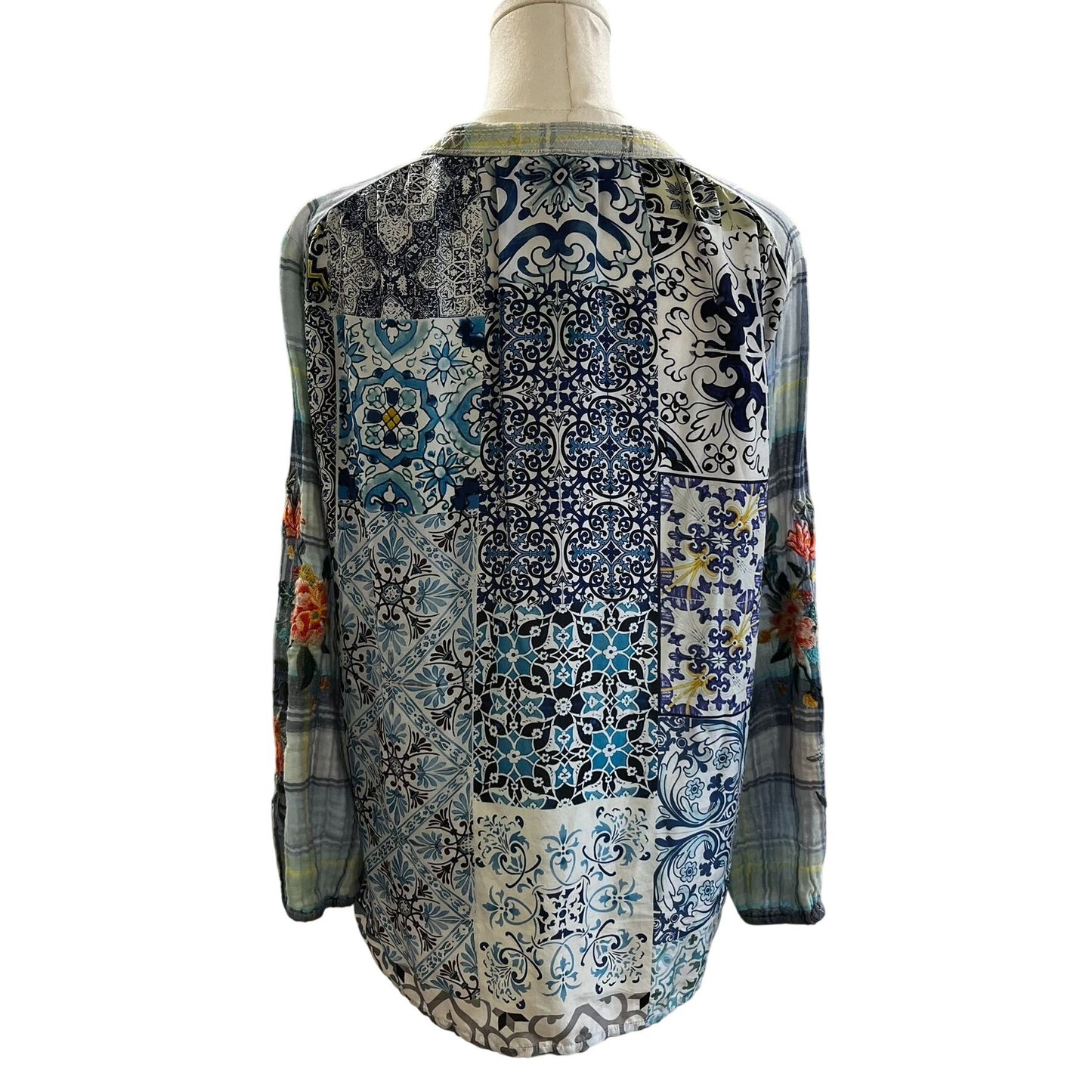 Johnny Was Norah Effortless Peasant Blue Plaid & Floral Embroidered Boho Style Top Size Small